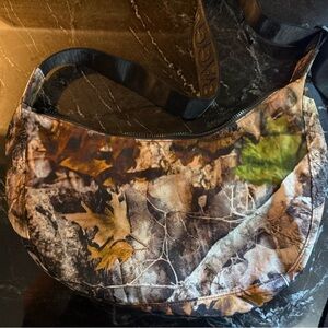 NWT Baggu Medium Crescent Photo Forest